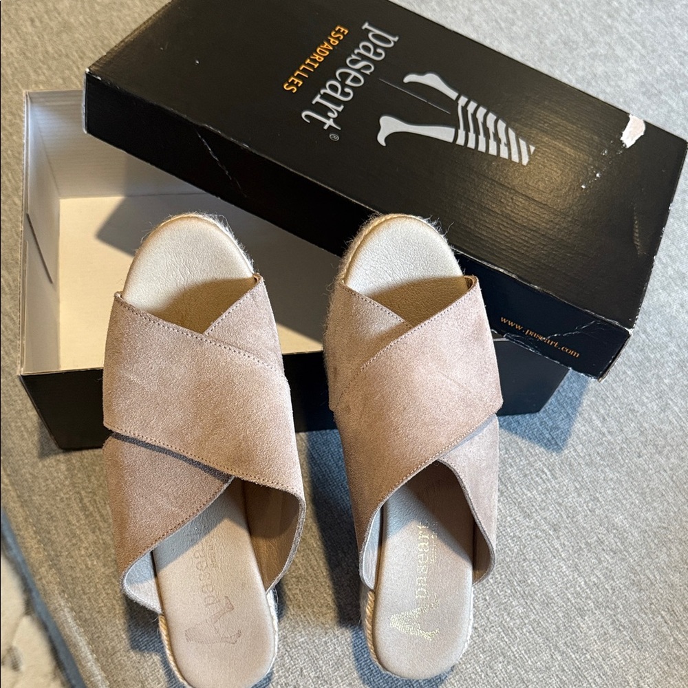 Peasant Women's Tan Espadrille Sandals